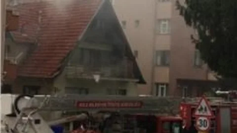 Bodrumu Ateşe Verip Kaçtılar