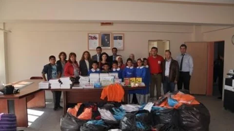Kızılay Van Şubesi'nden Öğrencilere Yardım