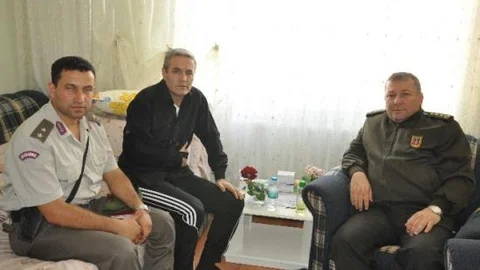 Yozgat İl Jandarma Komutanı Albay Selçuk Yıldırım Yerköy Şehit Aileleri Dernek Başkanı Ahmet Kepir'i Ziyaret Etti