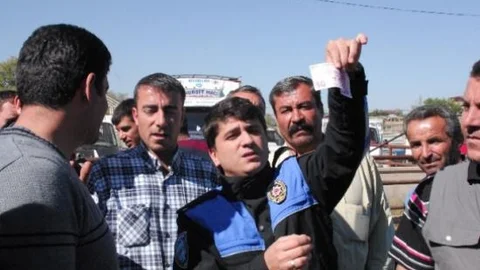 Polisten Hayvan Borsası'nda Sahte Para Uyarısı