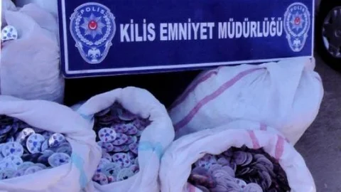 Kilis' Te 102 Bin 800 Adet Kaçak Cinsel Uyarıcı Hap Ele Geçirildi