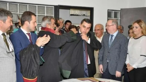 Edremit'te Genç Avukatların Yemin Sevinci