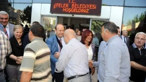 Çerçioğlu Ve Özakcan Efeler Belediyesi Personeliyle Bayramlaştı