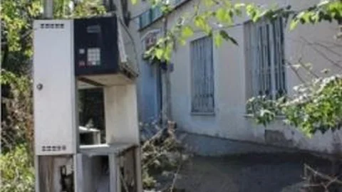 Eski Kooperatif Binası Kaderine Terk Edildi