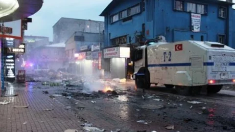 Van'daki Olaylar Vatandaşa Bayram Alışverişi Yaptırtmadı