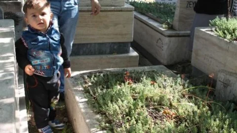 Başkentte Arife Günü Mezarlıklara Ziyaretçi Akını