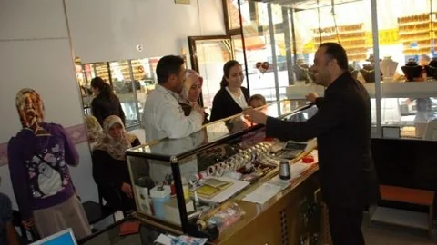 Adilcevaz'da Kurban Bayramı Öncesi Alışveriş Telaşı