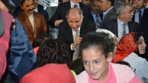 Bakan Ala Erzurum'da Çocuk Yuvasını Ziyaret Etti