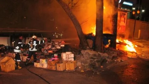 Seyyar Satıcının Tezgahı Kül Oldu