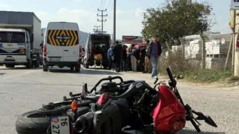 (özel Haber) Motosikletle Kamyonetin Çarpışma Anı Kamerada