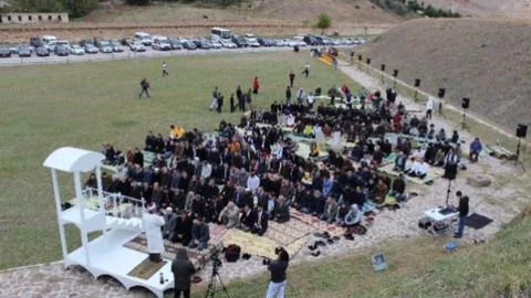 Tarihi Tabyalarda Bayram Namazı