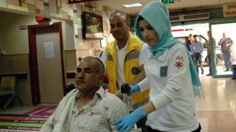 Acemi Kasaplar Kurbanlık Yerine Kendilerini Kesti