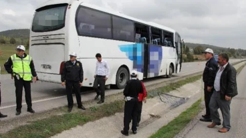 Samsun'da Yolcu Otobüsü Yoldan Çıktı: 3 Yaralı