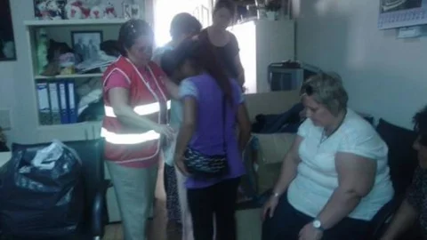 Urla Kızılay Yardımlarını Bayramda Da Sürdürdü