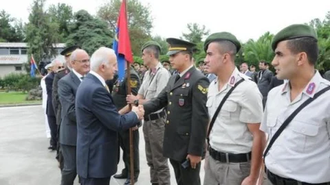 Vali Şahin Askerler Ve Polislerle Bayramlaştı