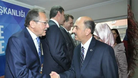 Bayramlaşmada 'paralel' gönderme!