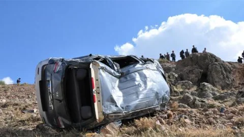 Ağrı patnos'ta trafik kazası: 1 ölü, 4 yaralı!