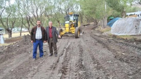 Karşıyaka Mahallesi'nin Çamurlu Yol Sıkıntısı Sona Eriyor