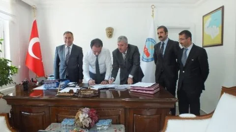 Tatvan Kaymakamlığı Ve Tatvan Belediyesi İş-kur İle İş Protokolü İmzaladı