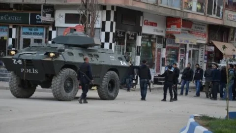 Yüksekova'da Cenaze Gerginliği