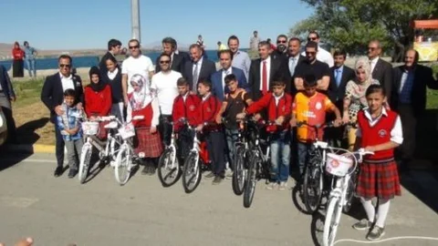 Velotürk Takımı Tatvanlı Öğrencileri Sevindirdi