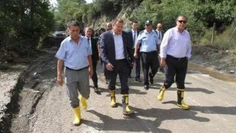 Başkan Lütfü Şavaş Sel Bölgesinde İncelemelerde Bulundu