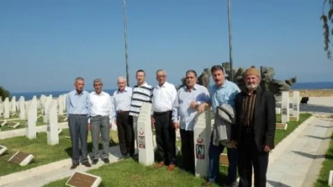Kıbrıs Gazilerinden Şehit Arkadaşlarına Ziyaret