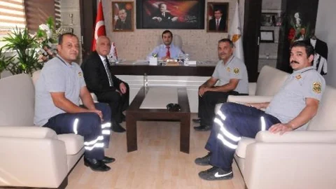 İtfaiyeciler Başkan Mutlu'yu Ziyaret Etti