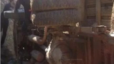 Kurbanlık Yüklü Kamyon Yan Yattı: 1 Yaralı