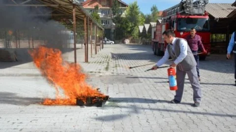 İtfaiyeden Telekom Personeline Yangın Eğitimi