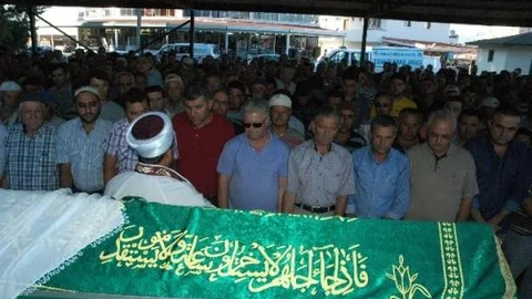 Prof. Dr. Ali Erdoğan'ın Annesi Son Yolculuğuna Uğurlandı