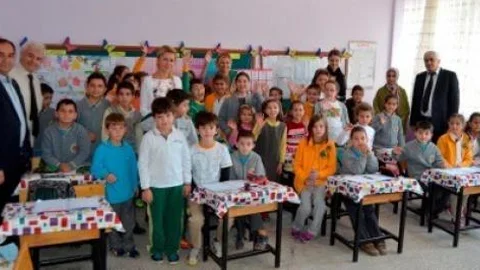 Kültür Okulları Öğrencileri Köylülerle Bayramlaştı