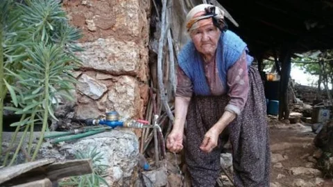 66 Yıl Önce Gelin Geldiği Evin Musluğundan İlk Kez Su Aktı