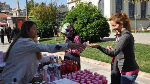 Isparta'nın Gülü Balıkesir'de İlgi Gördü