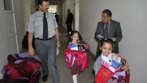 Sanko'dan Öğrencilere Yardım