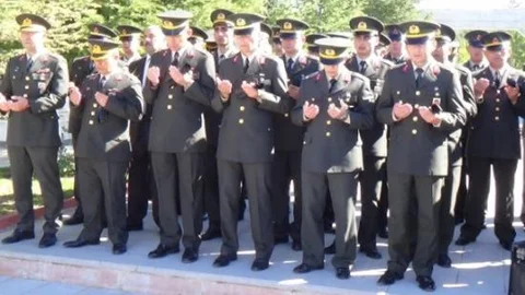 Jandarma Bayramda Şehitleri Unutmadı