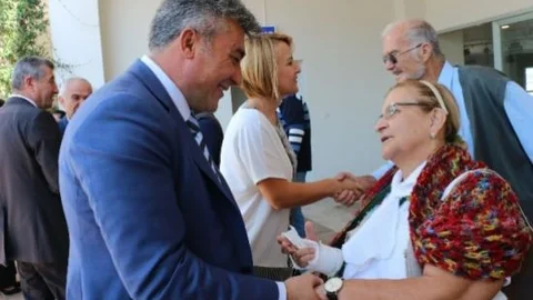 Güzelbahçe Özgürlük Ve Demokrasi Meydanı'nda Bayramlaştı