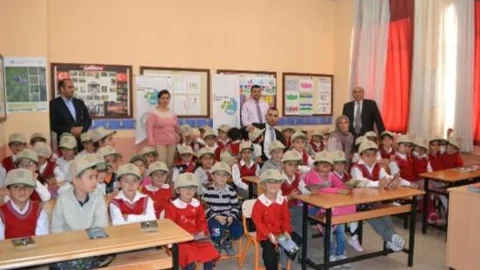 Iğdır'da Öğrencilerle 4 Ekim Dünya Hayvanları Koruma Günü Etkinliği