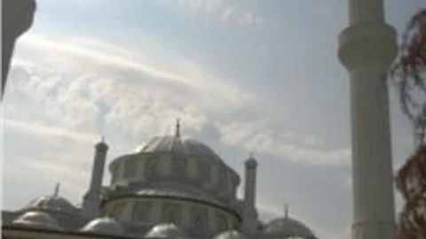 Dedesinin Adını Taşıyan Cami İle İlgilendi Ve 6 Ayda Tamamlandı