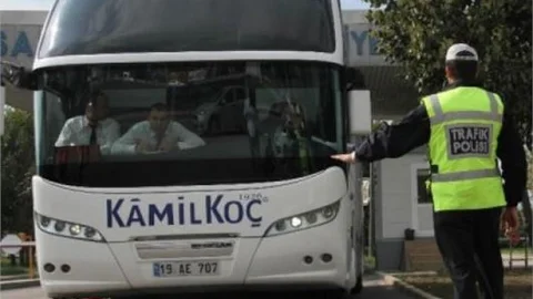 Trafik Polislerinden Terminalde Bayram Kontrolü