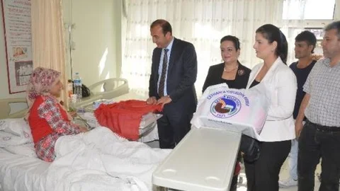 Öztürk Yeni Doğan Bebekleri Ziyaret Etti