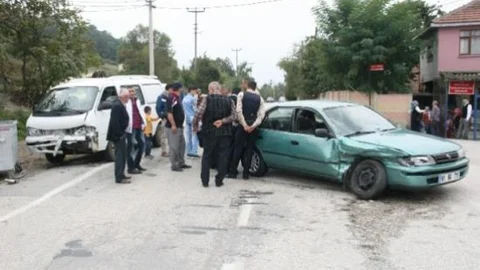 Düzce'de Trafik Kazası: 4 Yaralı