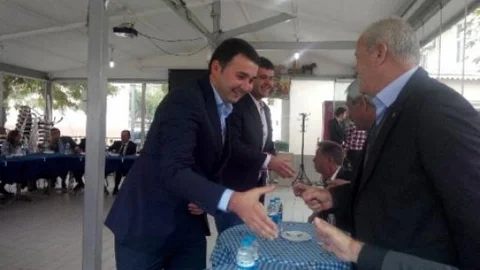 Hayraboluda Resmi Bayramlaşma Parkta Yapıldı