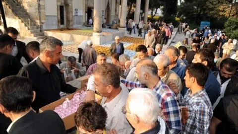 Aydın Büyükşehir Belediyesi'nden Vatandaşa Bayram Lokumu