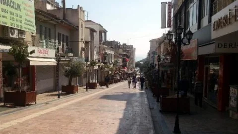 Aydın Sokaklarında Bayram Sessizliği