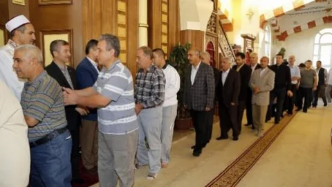 Tahmazoğlu Vatandaşlarla Bayramlaştı