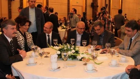 Bakan Elvan Ak Partililerle Bayramlaştı