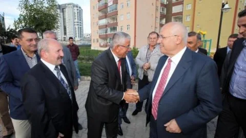 Yaşar Ailelerin Yüzünü Güldürdü