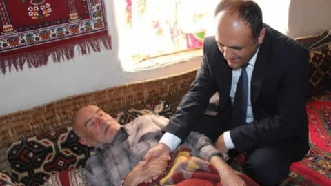 Başkan Özaltun'dan Yaşlı Ve Hastalara Ziyaret