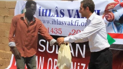 10 Ülkede Müslümanların Yüzü Güldü